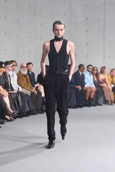Look 12